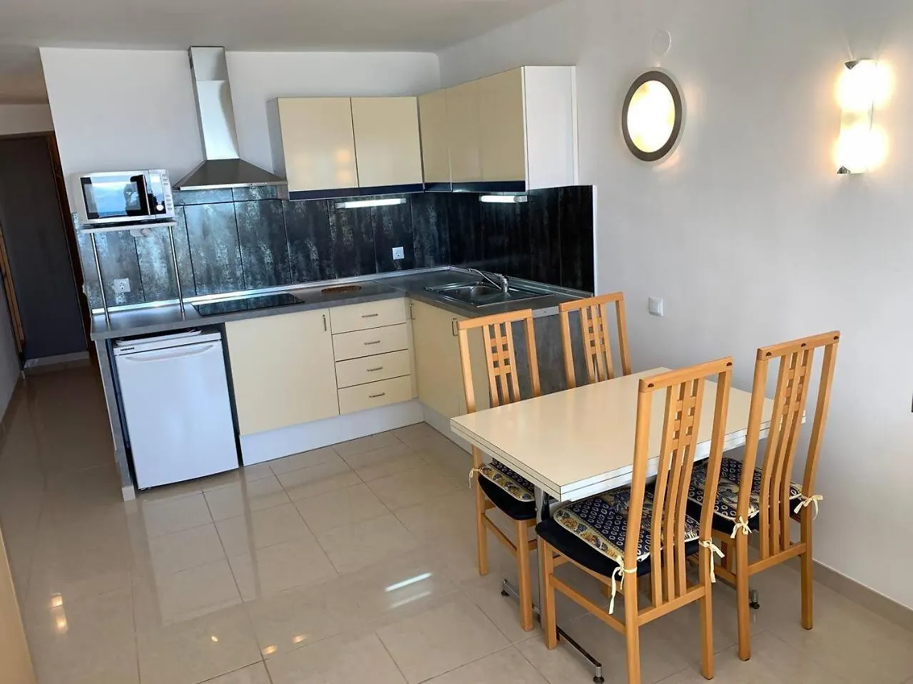 Awaydays Apartamento En La 7A Planta Vista Mar Empuriabrava Apartment