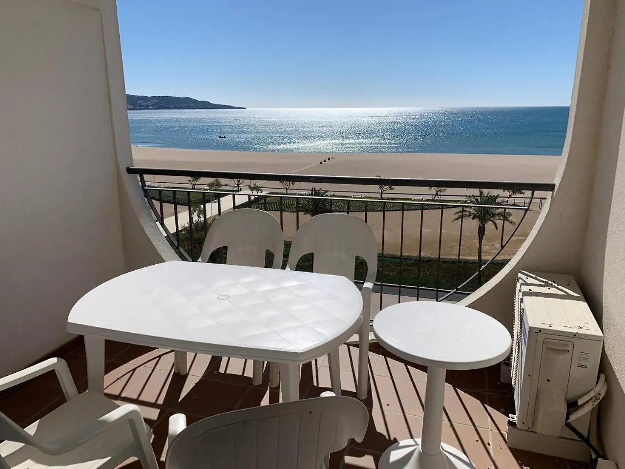 Awaydays Apartamento En La 7A Planta Vista Mar Empuriabrava Apartment